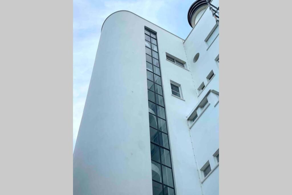 Elegant Studio Et Parking Dans Batiment Historique แซ็ง-ทรอเป ภายนอก รูปภาพ